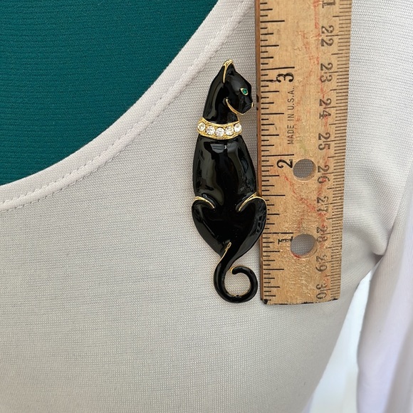 Black and gold tone cat pin - Picture 3 of 4